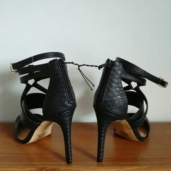 New Express Heels - Picture 4 of 8